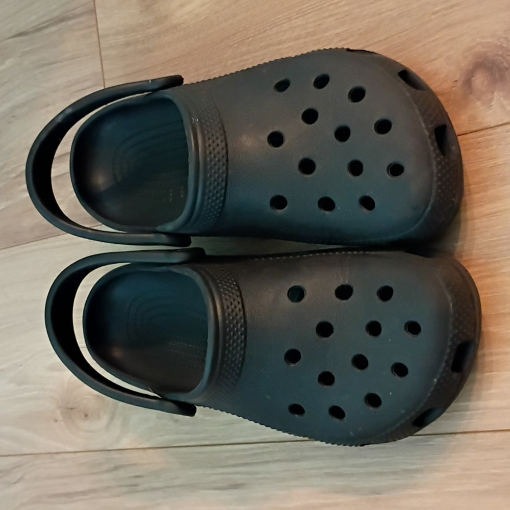 CROCS Classic Clogs in Black